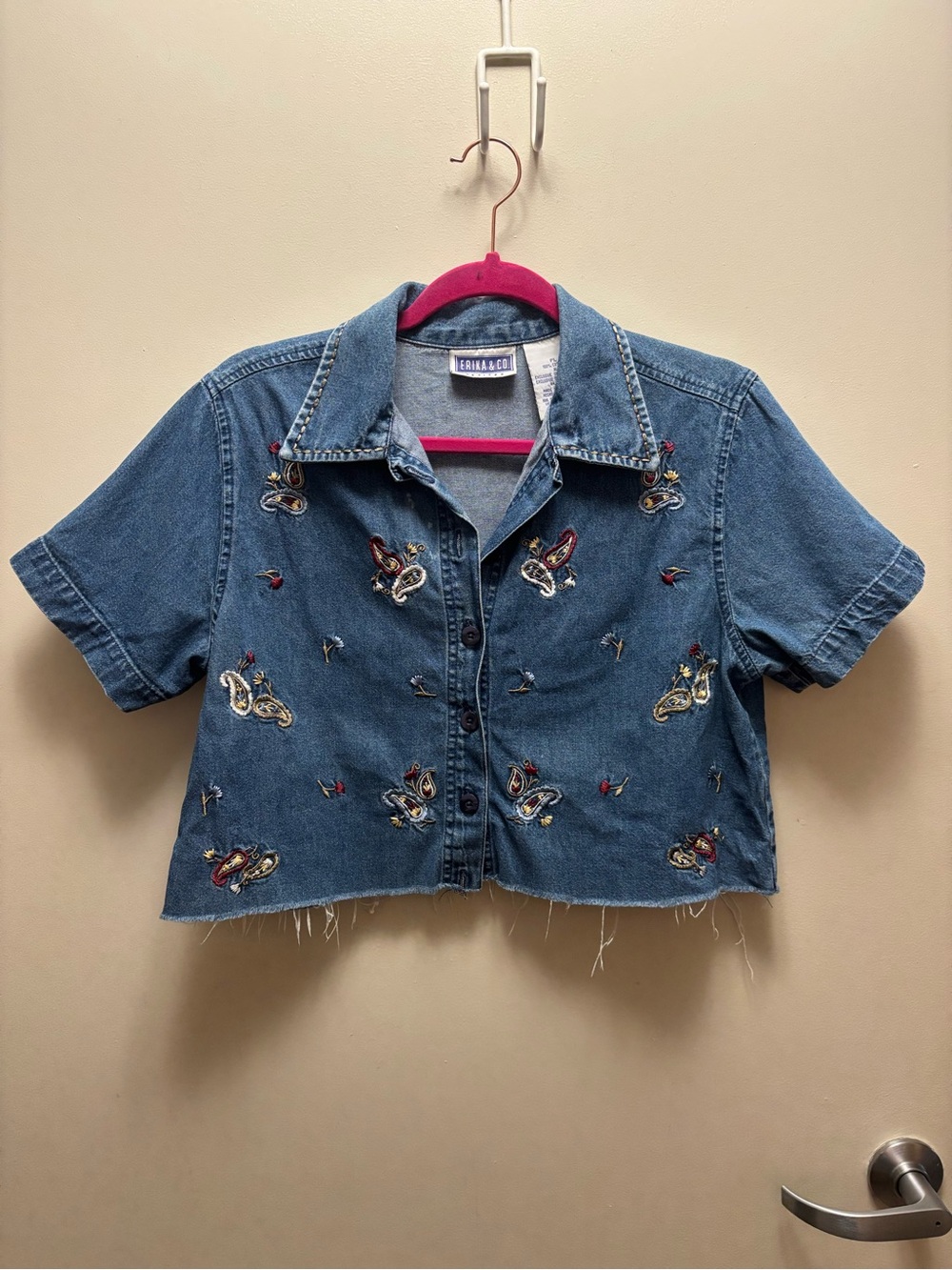 Embroidered Denim Cropped Button-Front Shirt - Blue